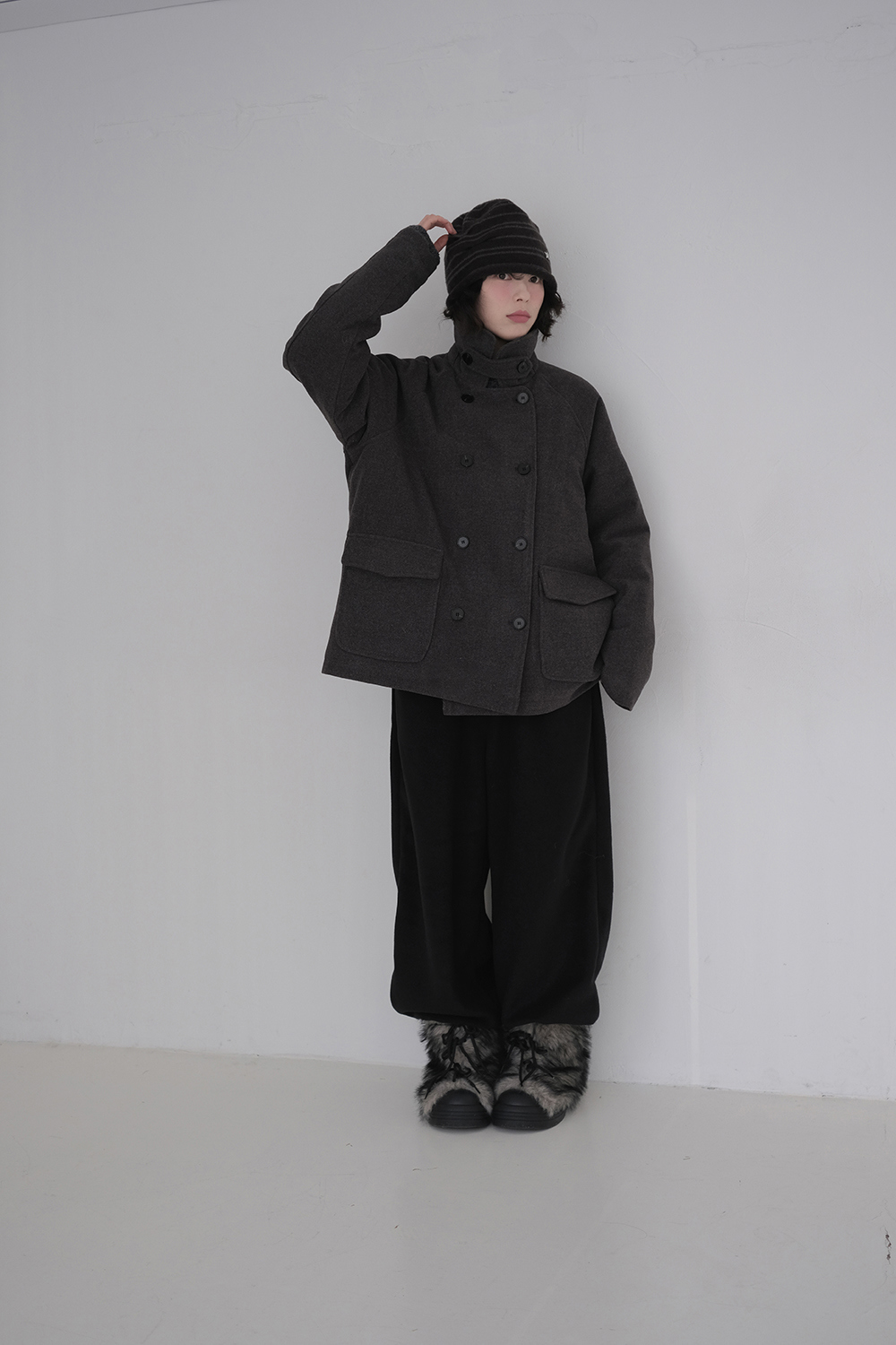 코트 모델 착용 이미지-S1L58