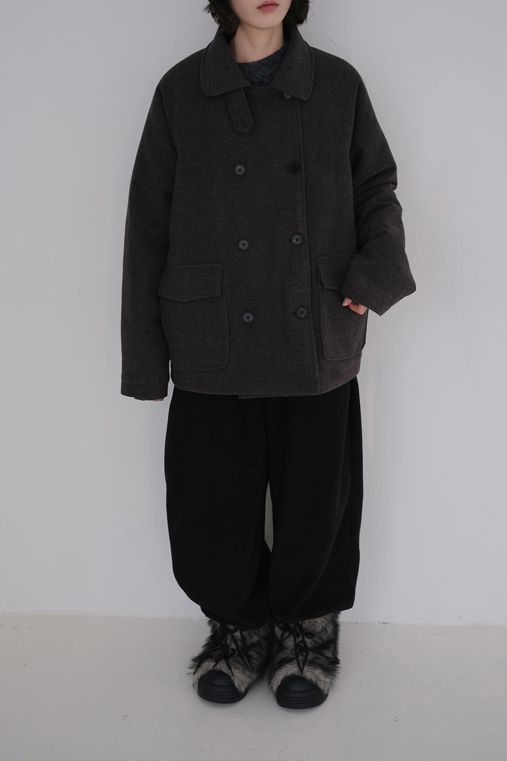 코트 모델 착용 이미지-S1L73