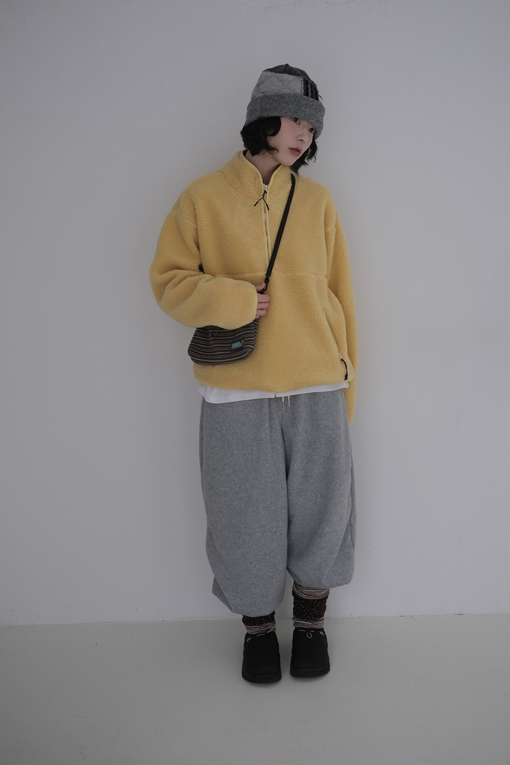 긴팔 티셔츠 모델 착용 이미지-S1L25