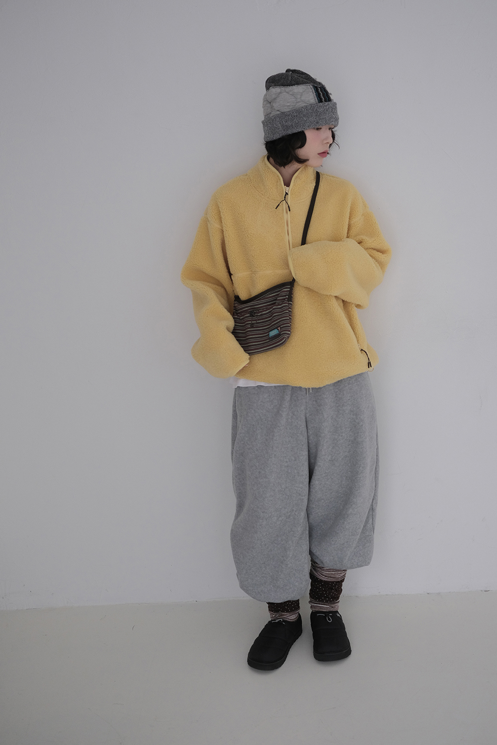 긴팔 티셔츠 모델 착용 이미지-S1L22