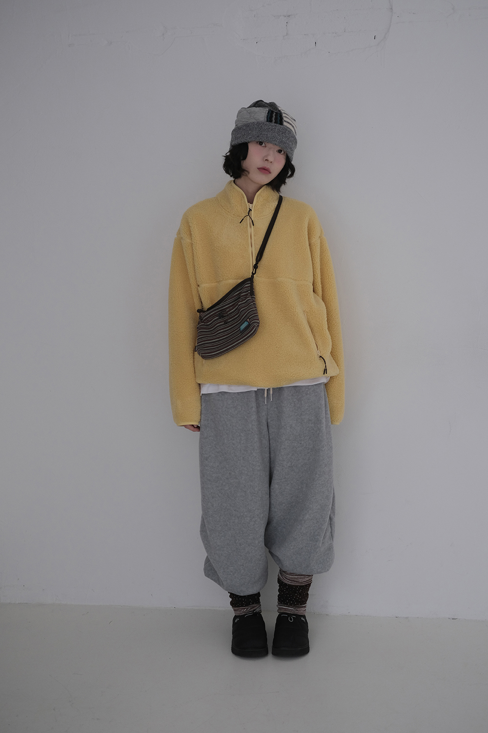 긴팔 티셔츠 모델 착용 이미지-S1L18