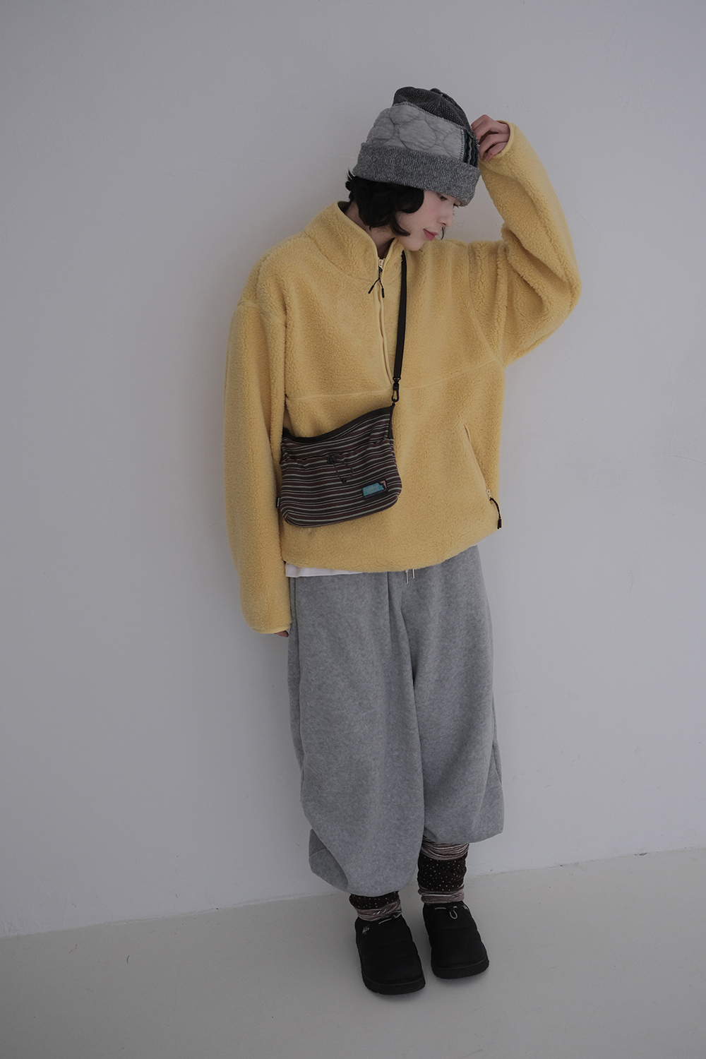 긴팔 티셔츠 모델 착용 이미지-S1L23