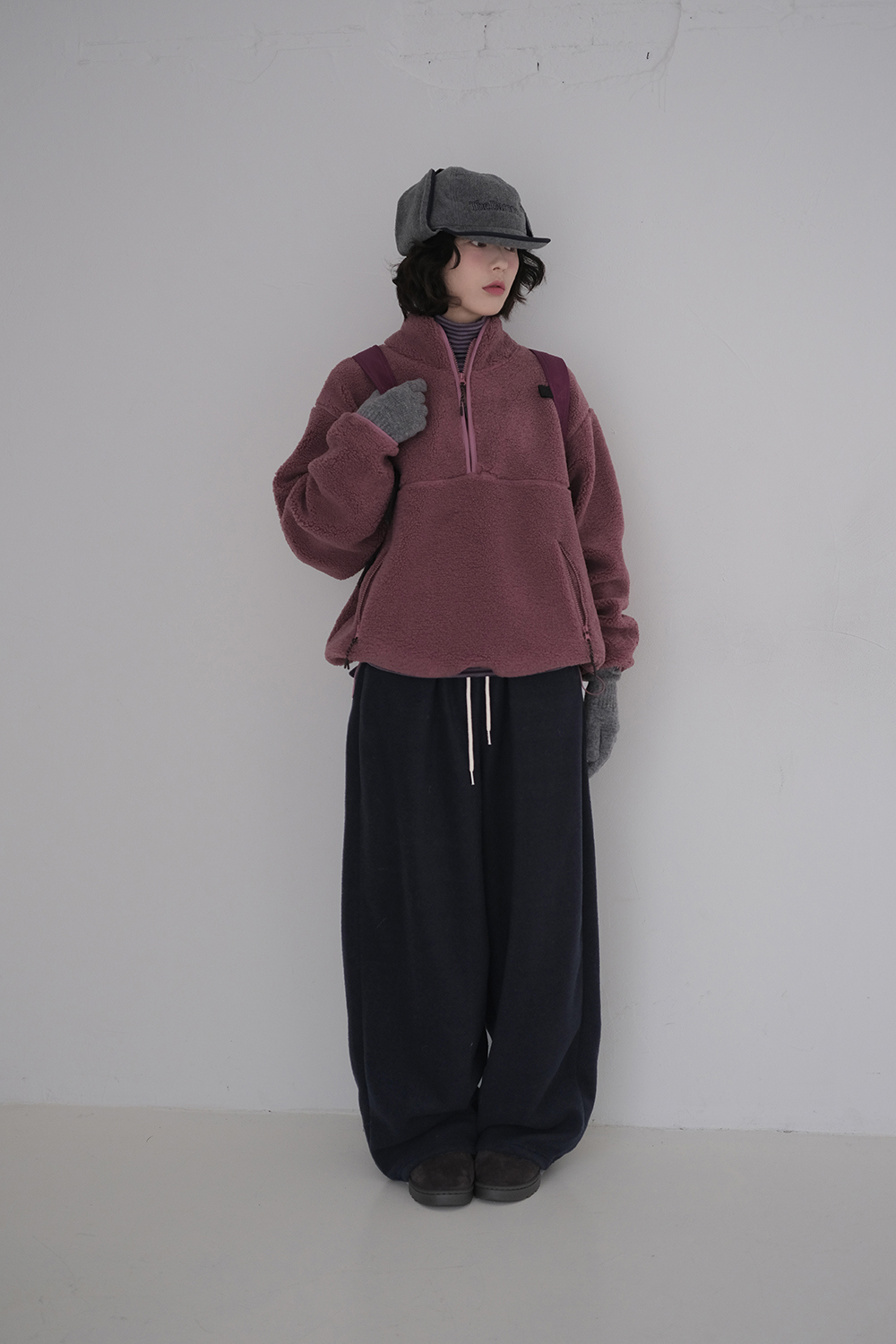 긴팔 티셔츠 모델 착용 이미지-S1L5