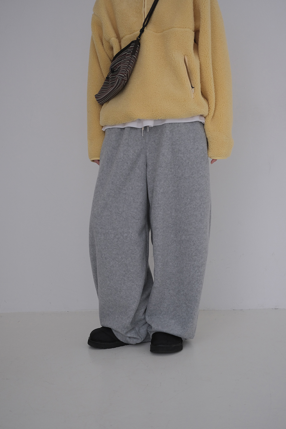 긴팔 티셔츠 모델 착용 이미지-S1L17