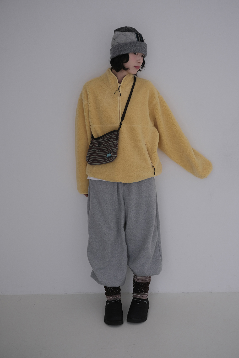 긴팔 티셔츠 모델 착용 이미지-S1L24