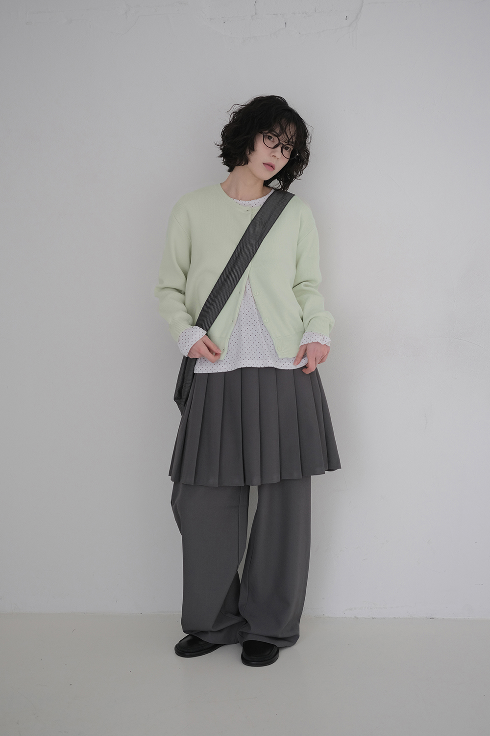 바지 모델 착용 이미지-S1L11