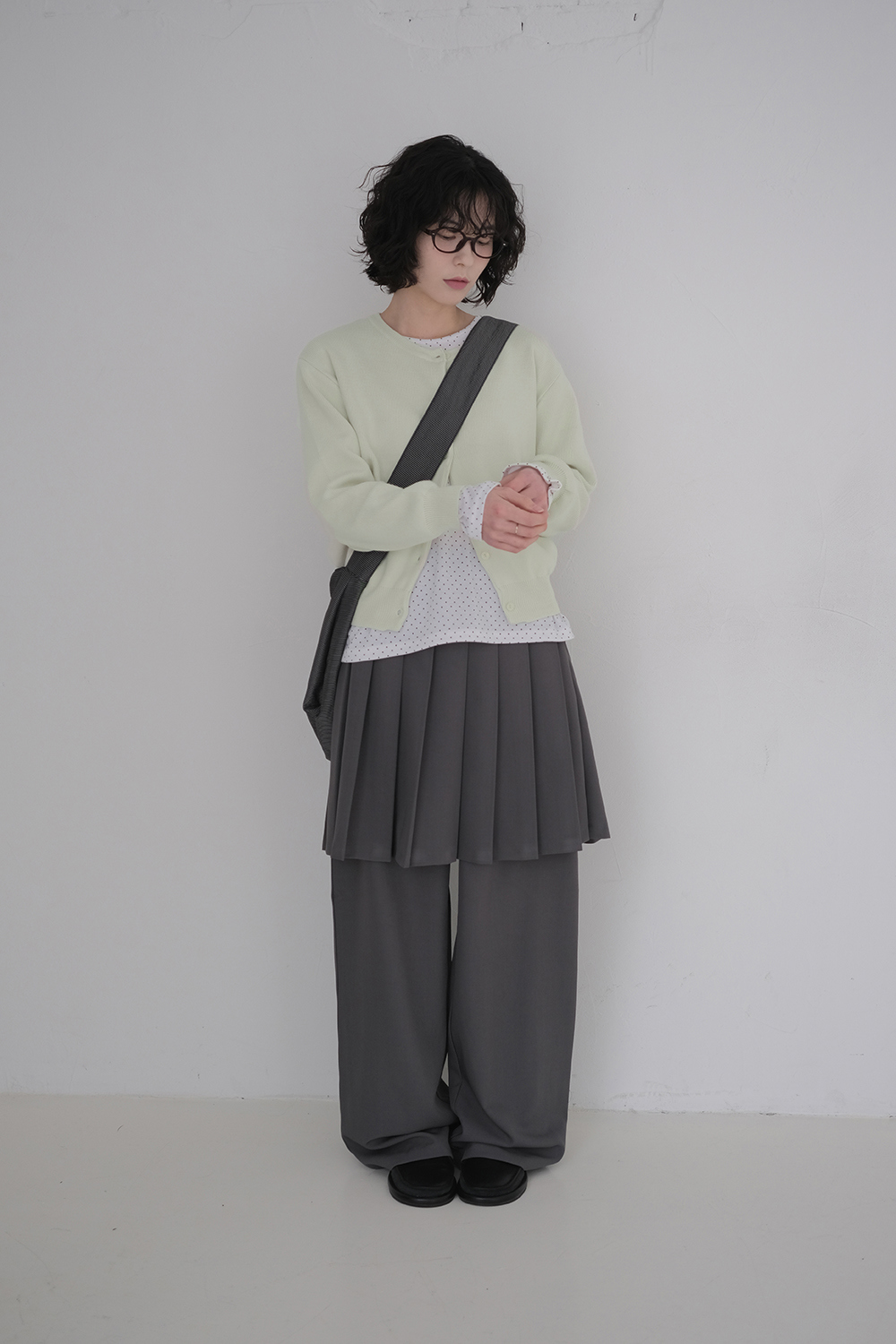 바지 모델 착용 이미지-S1L7