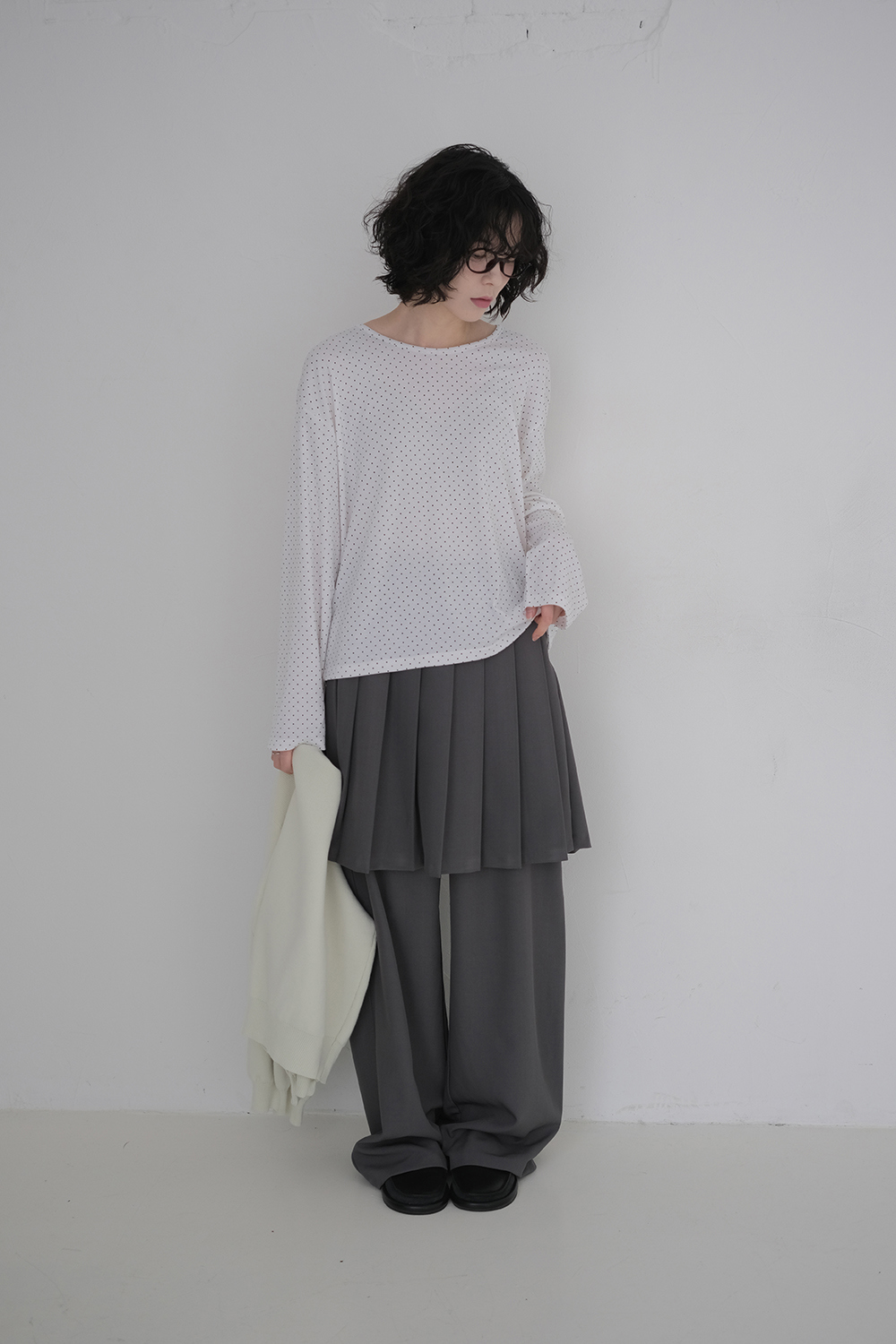 바지 모델 착용 이미지-S1L23