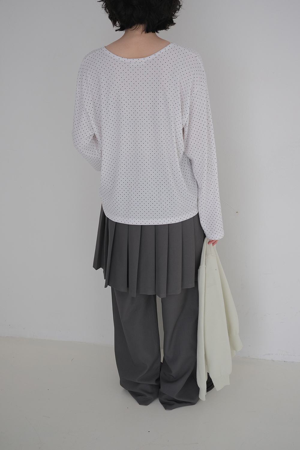 바지 모델 착용 이미지-S1L35