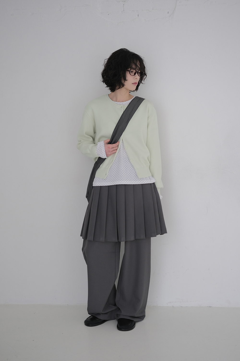 바지 모델 착용 이미지-S1L10