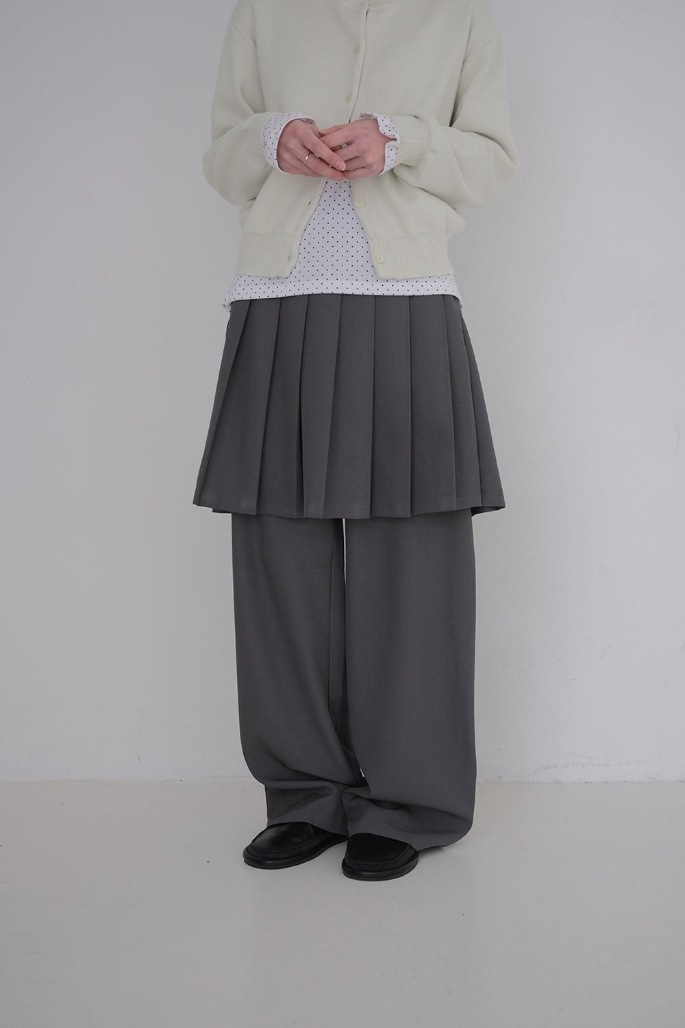 바지 모델 착용 이미지-S1L5