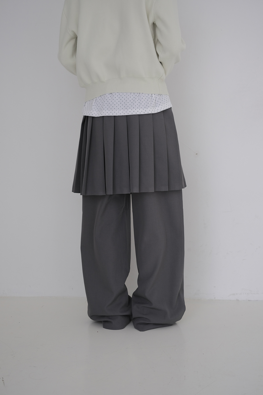 바지 모델 착용 이미지-S1L6