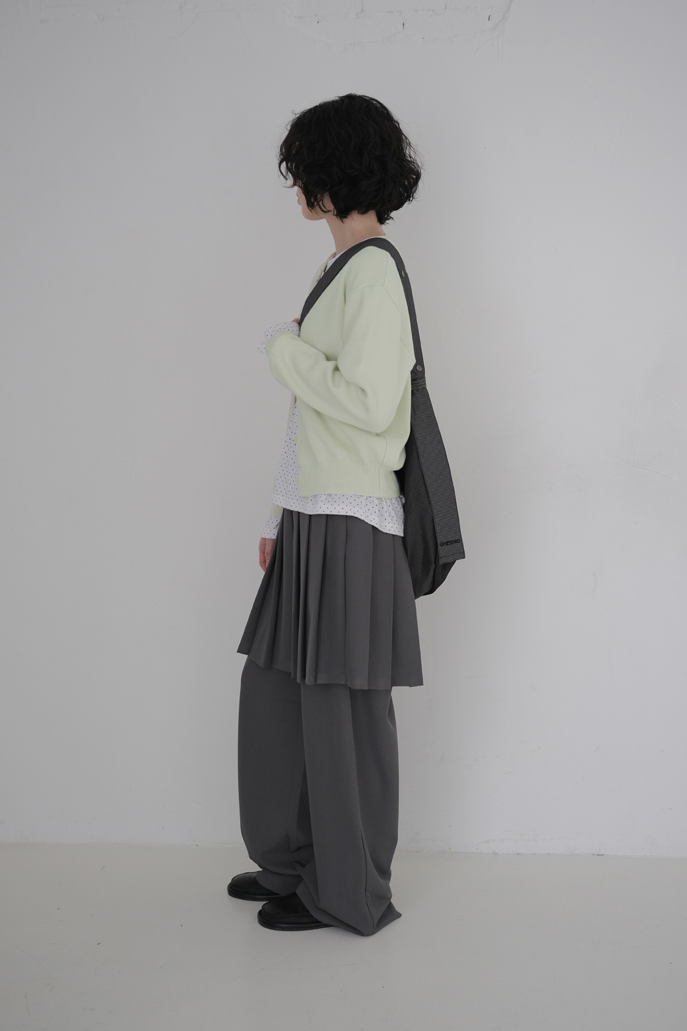 바지 모델 착용 이미지-S1L13