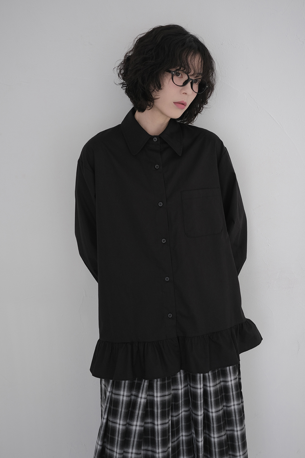 블라우스 모델 착용 이미지-S1L56