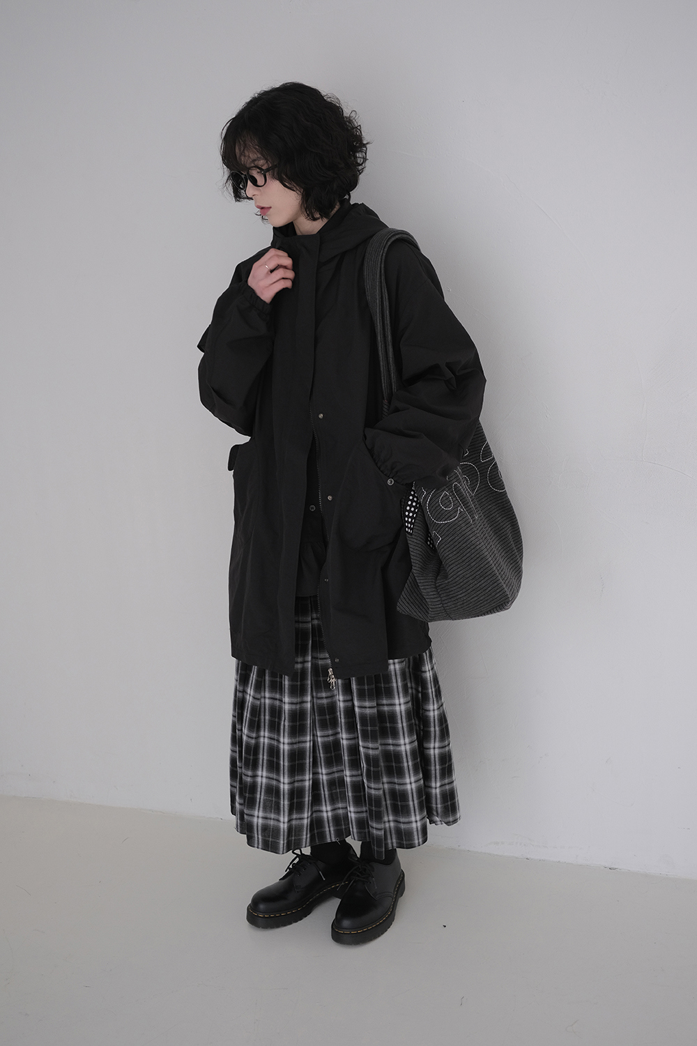 블라우스 모델 착용 이미지-S1L82