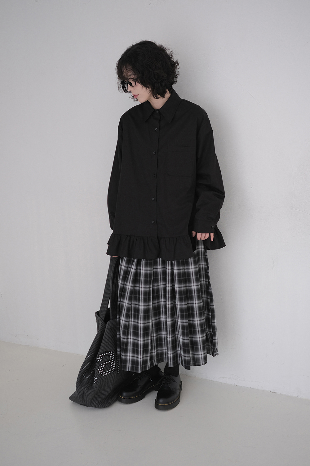 블라우스 모델 착용 이미지-S1L73