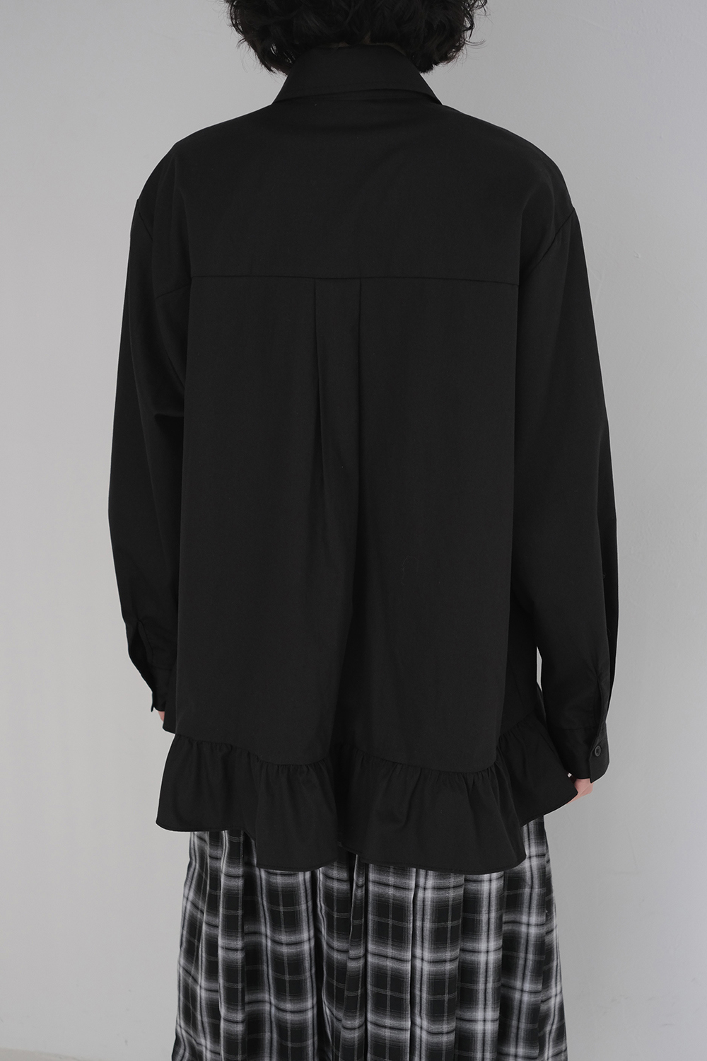 블라우스 모델 착용 이미지-S1L65