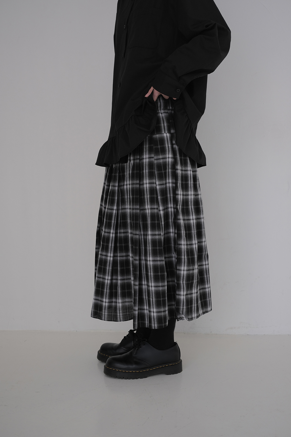 블라우스 모델 착용 이미지-S1L66