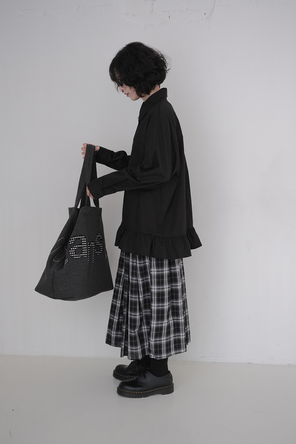 블라우스 모델 착용 이미지-S1L70