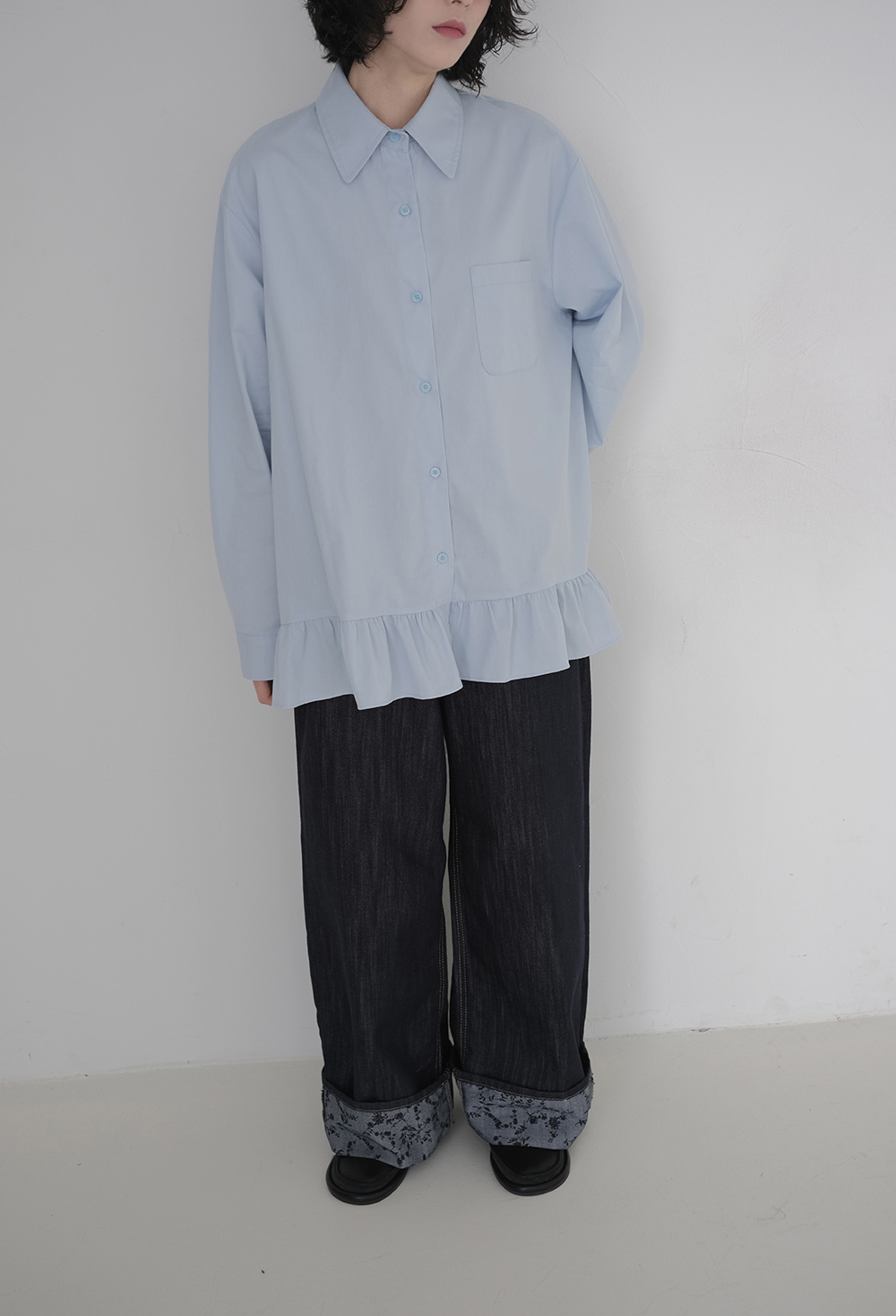 블라우스 모델 착용 이미지-S1L8