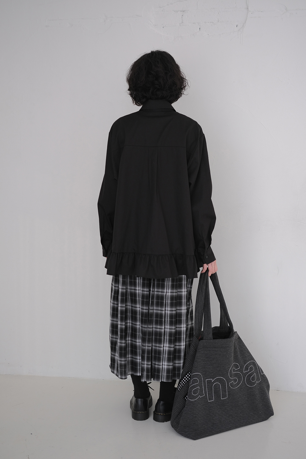 블라우스 모델 착용 이미지-S1L71