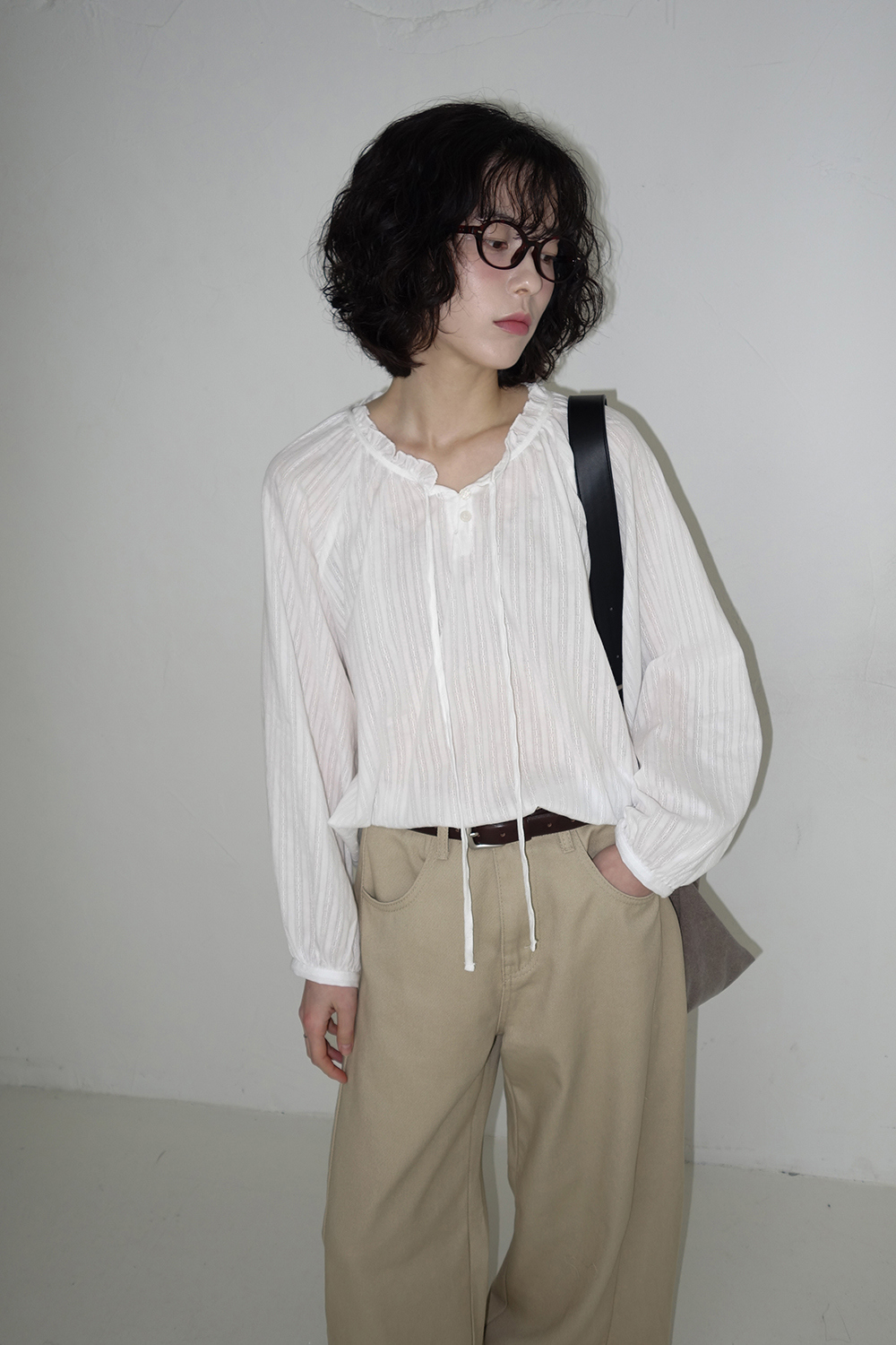 바지 모델 착용 이미지-S2L13