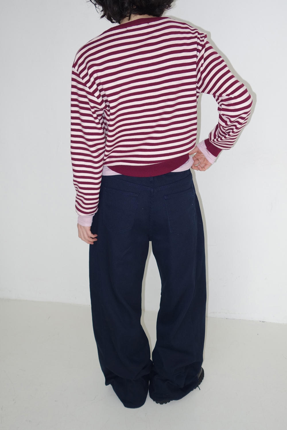 바지 모델 착용 이미지-S2L52