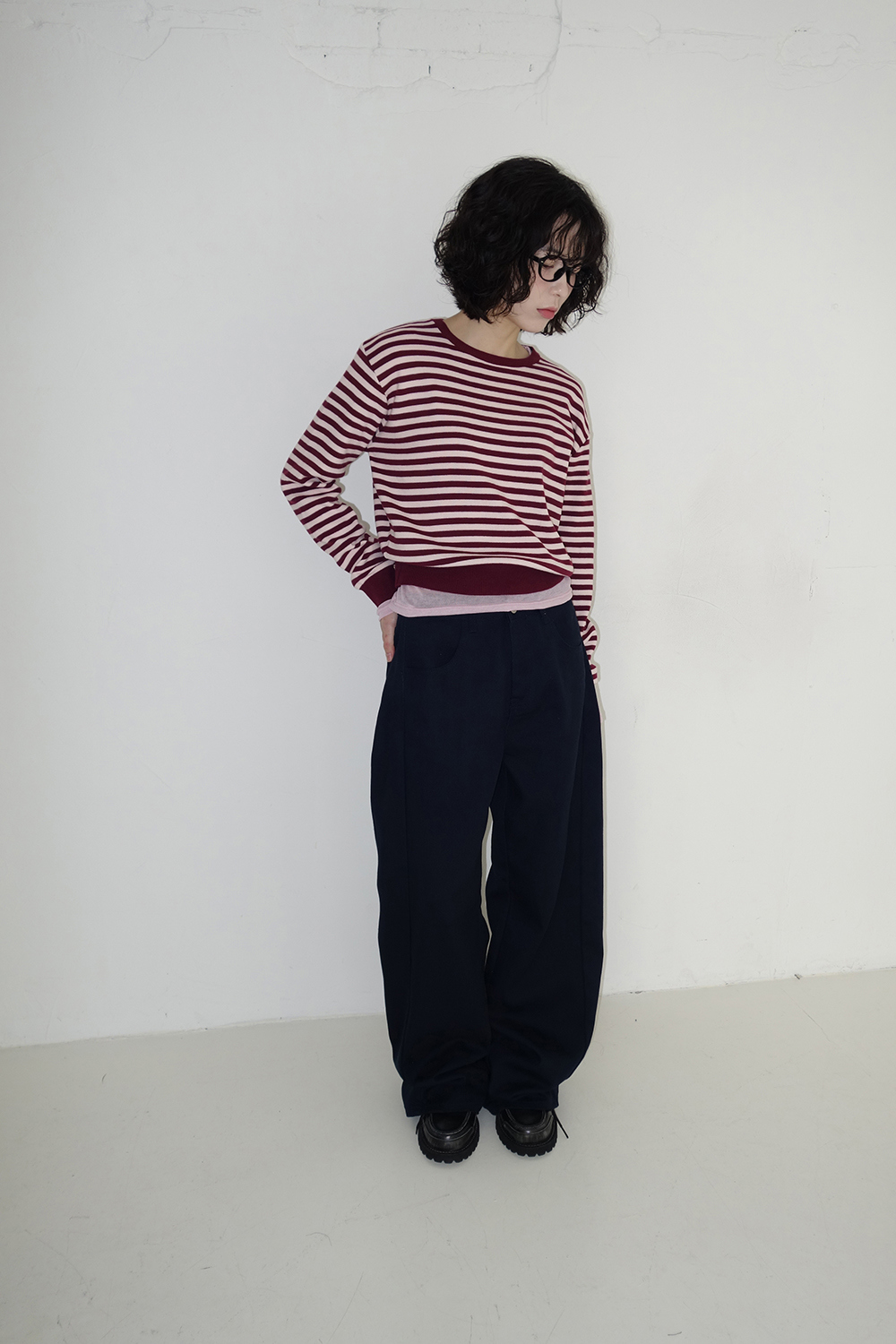 바지 모델 착용 이미지-S2L38