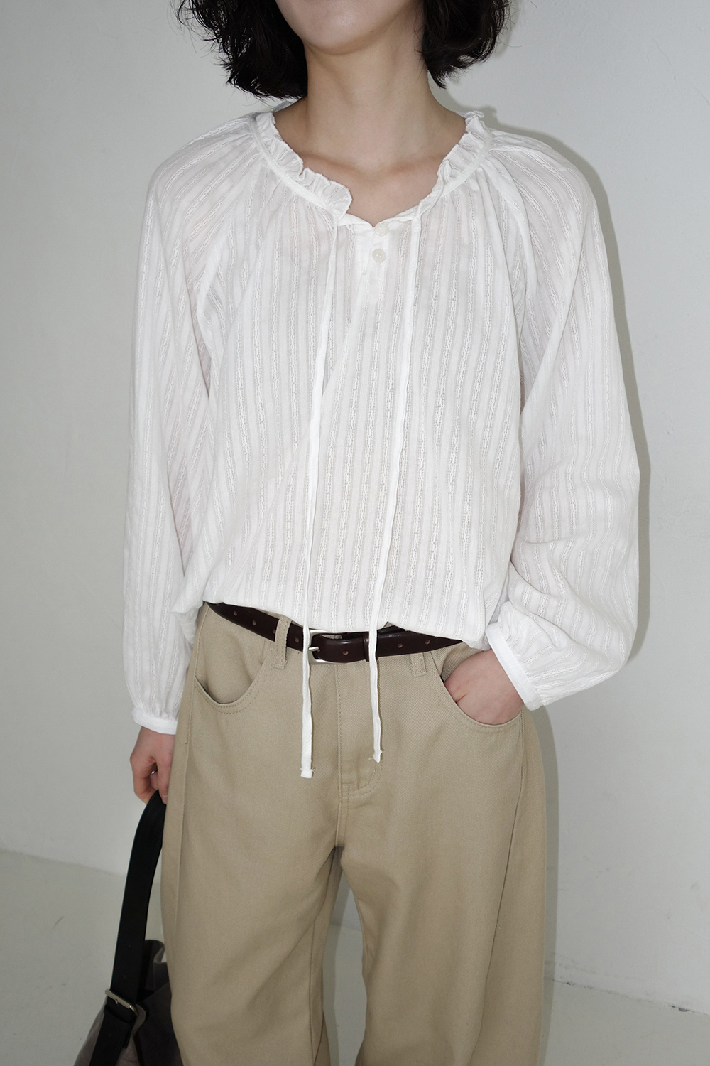 바지 모델 착용 이미지-S2L12