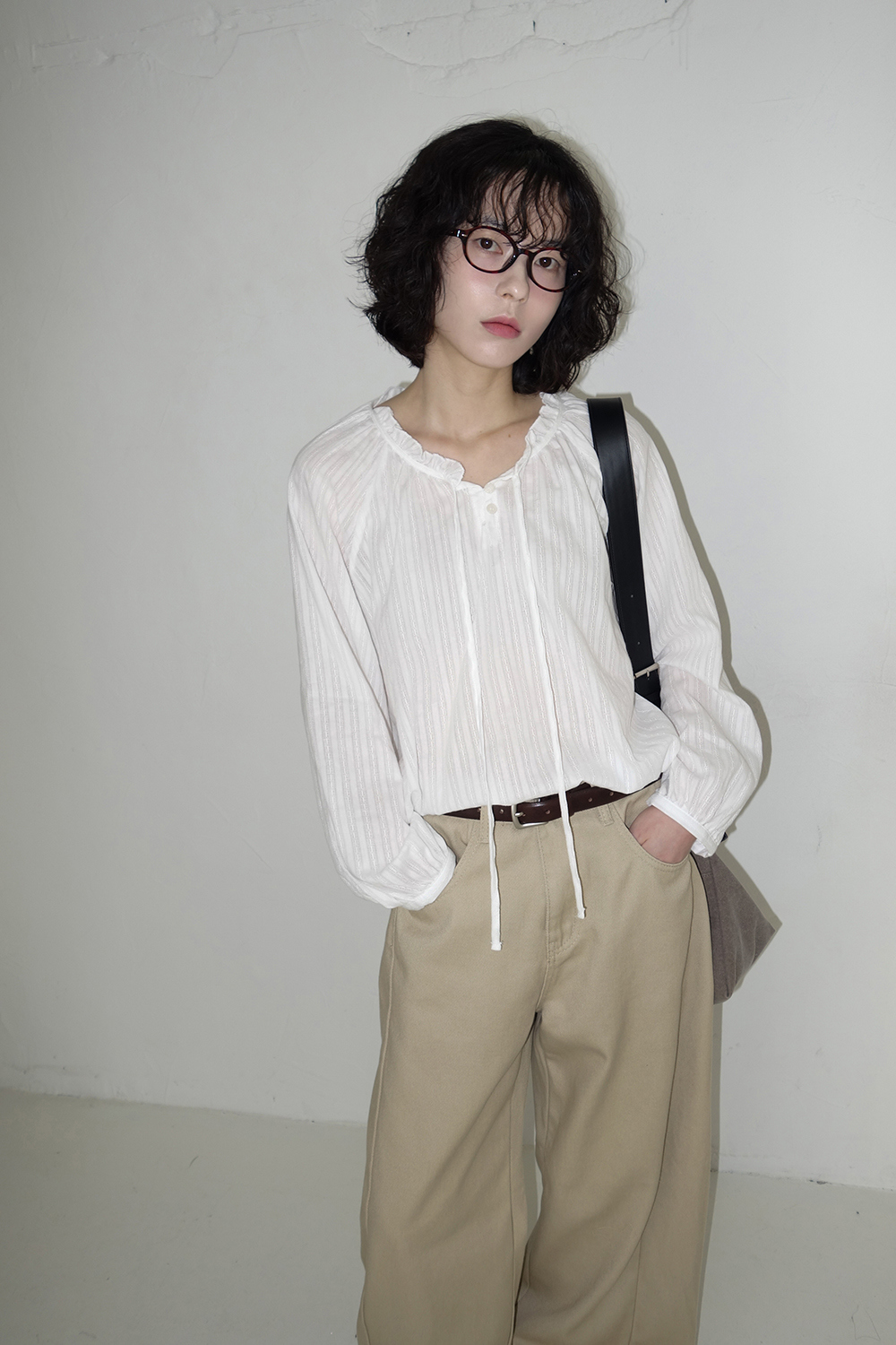 바지 모델 착용 이미지-S2L14