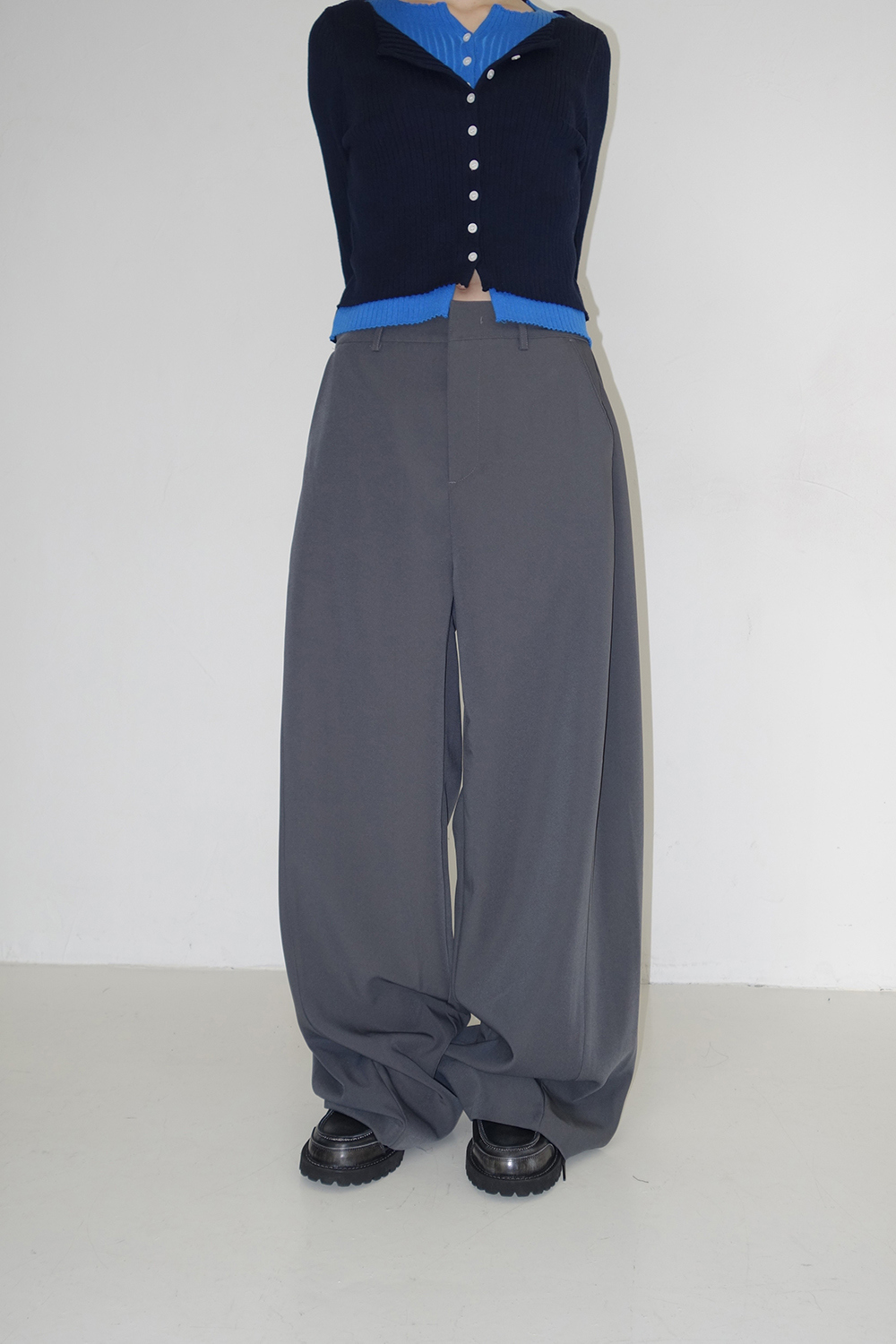 카디건 차콜 색상 이미지-S1L38