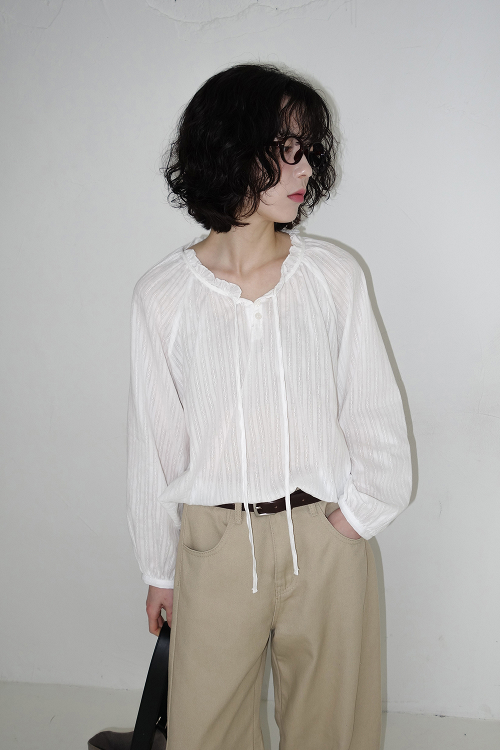 바지 모델 착용 이미지-S2L20