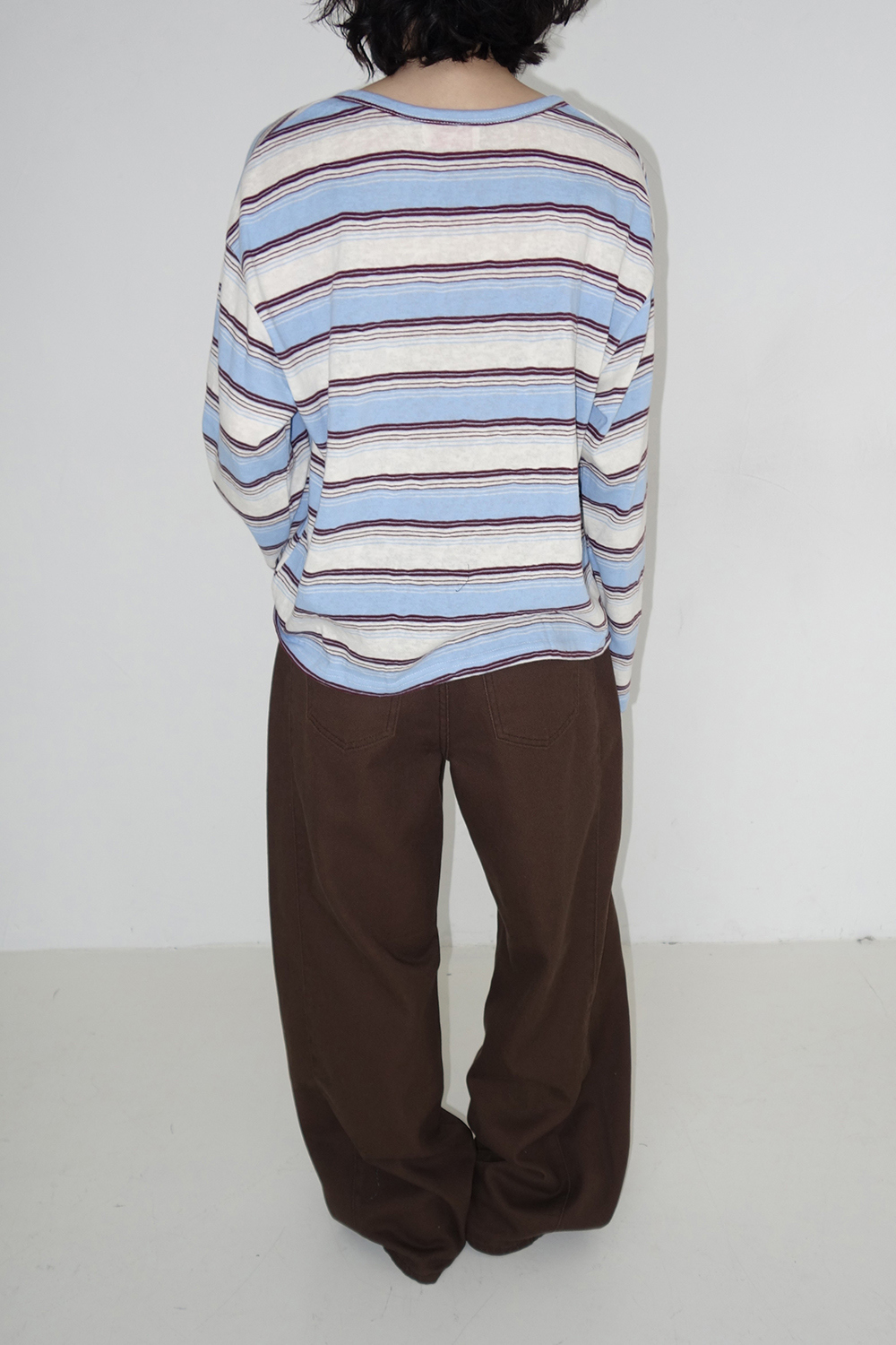 바지 모델 착용 이미지-S3L14