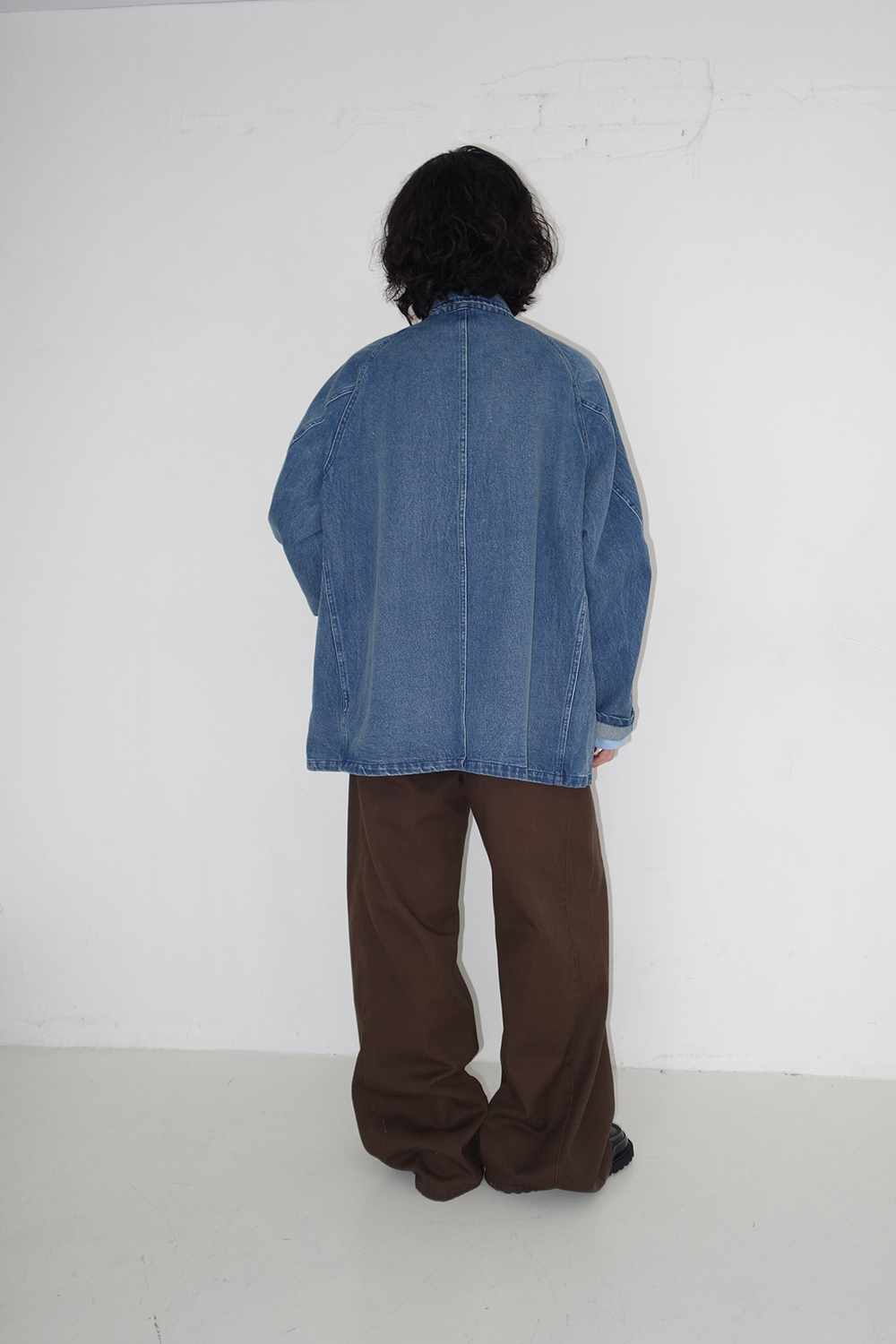 바지 모델 착용 이미지-S3L30