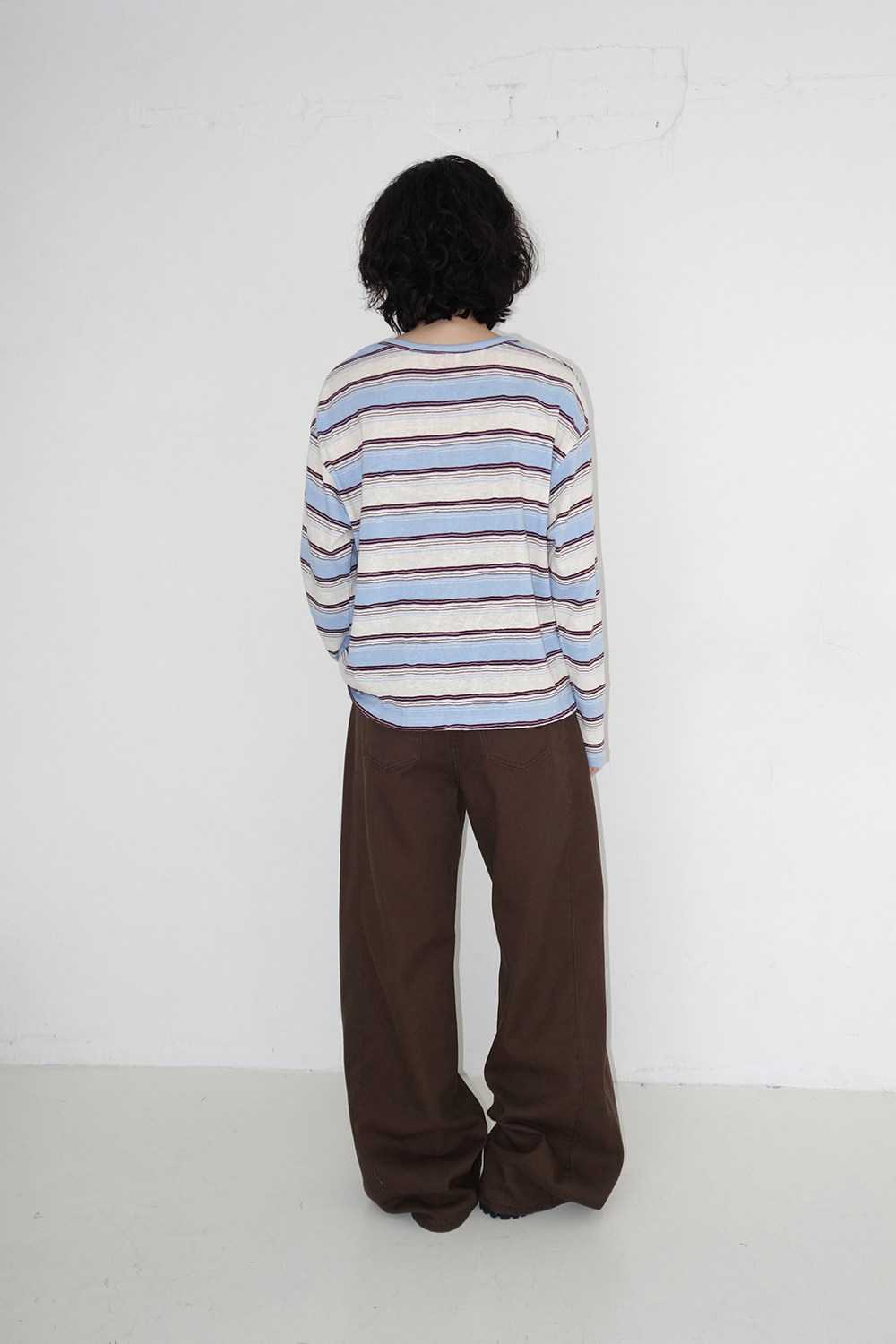 바지 모델 착용 이미지-S3L17