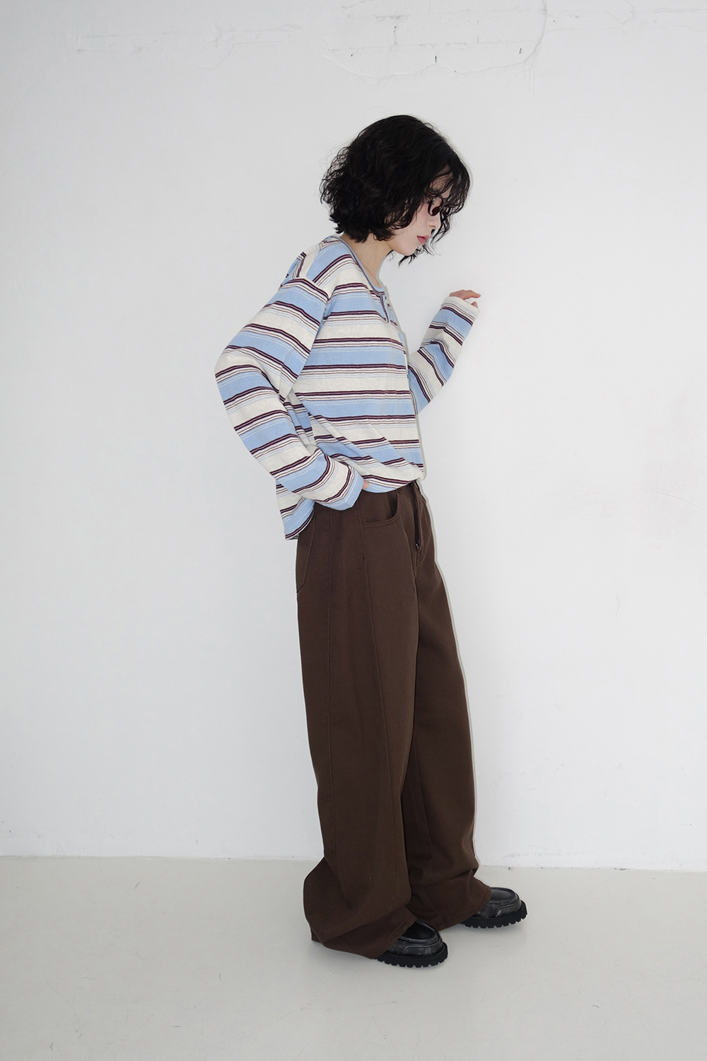 바지 모델 착용 이미지-S3L15