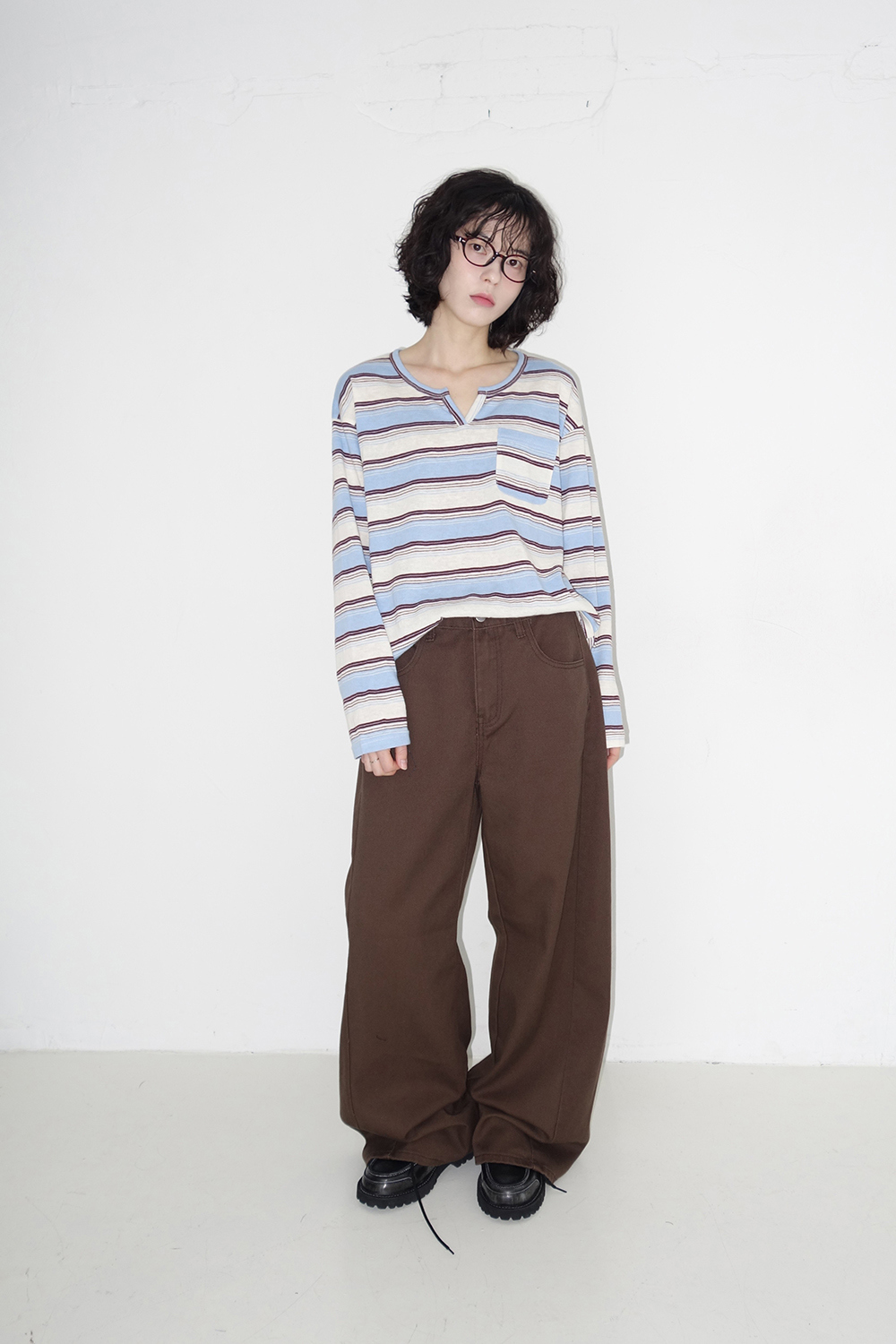 바지 모델 착용 이미지-S3L10