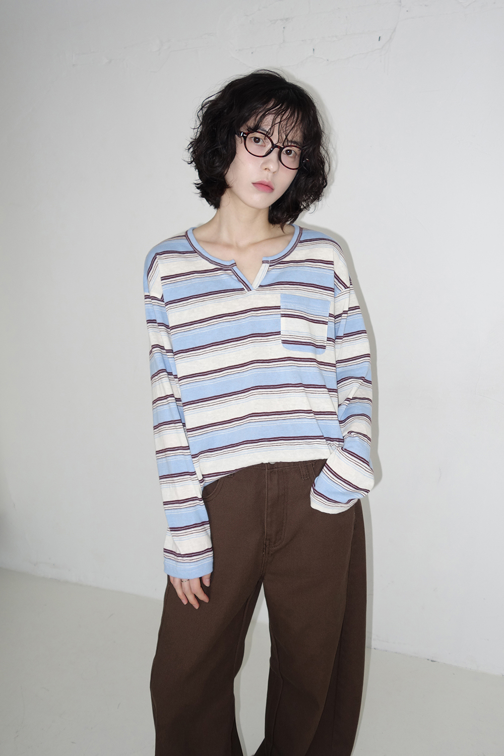 바지 모델 착용 이미지-S3L9