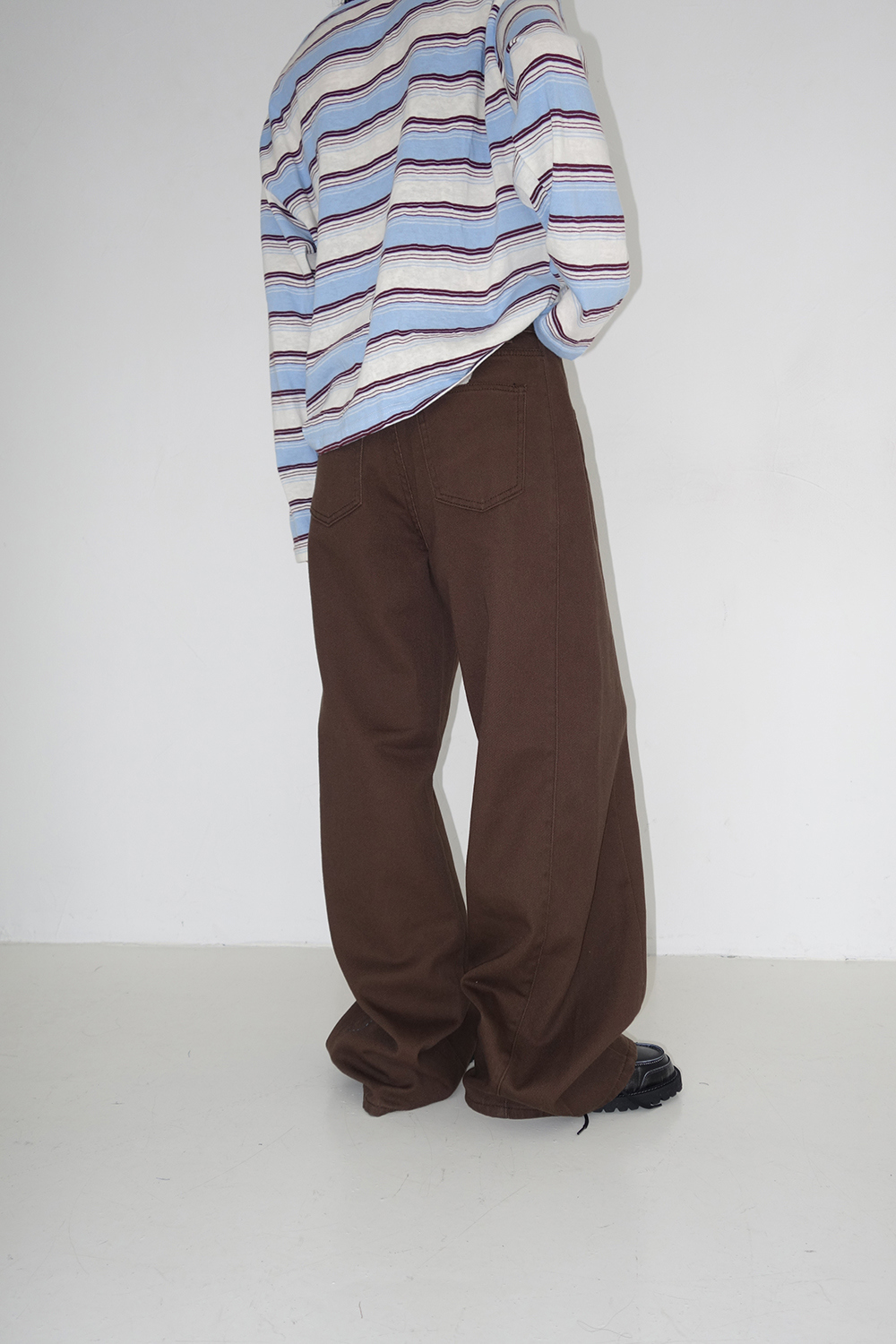 바지 모델 착용 이미지-S3L6