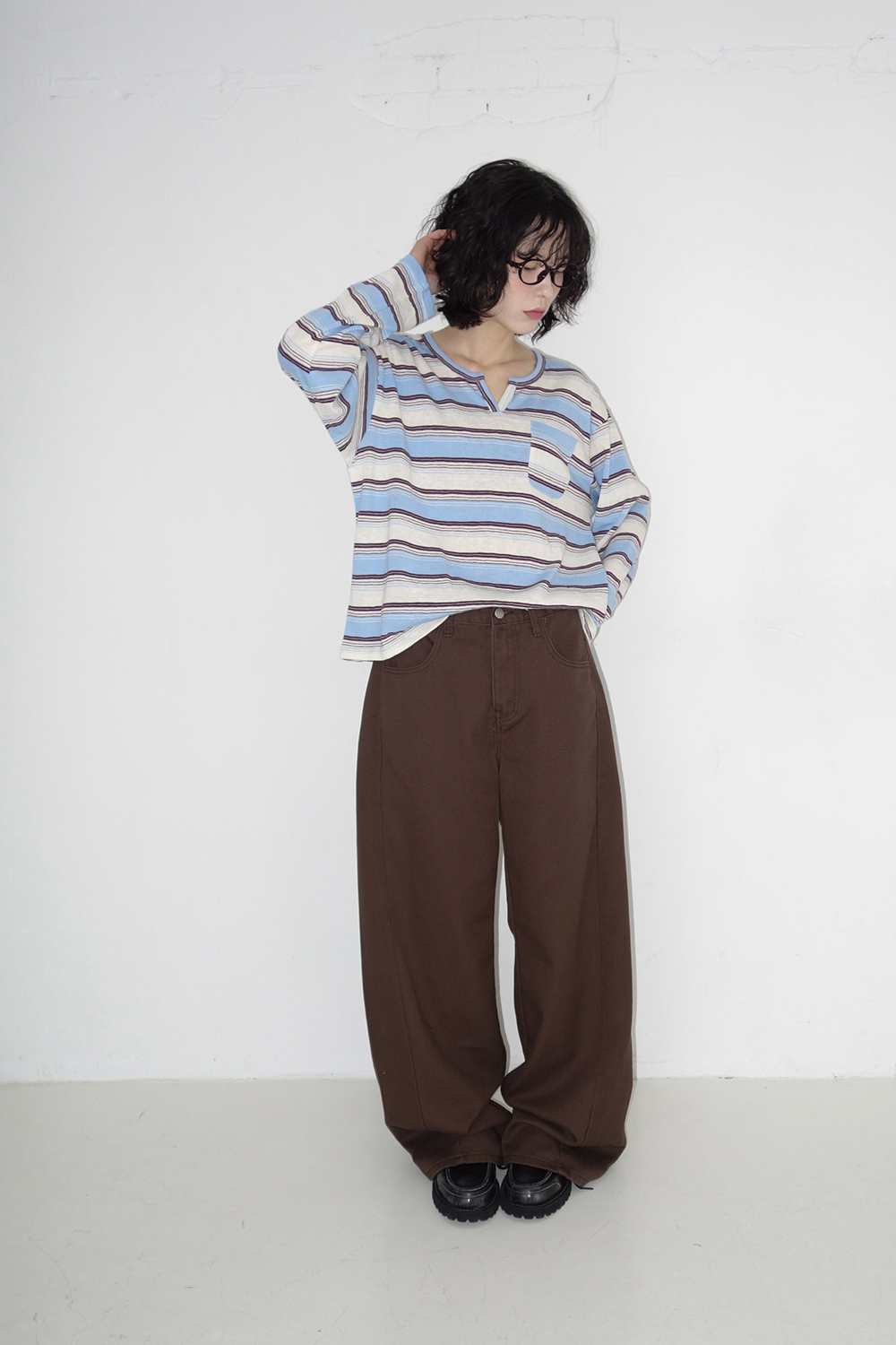 바지 모델 착용 이미지-S3L16