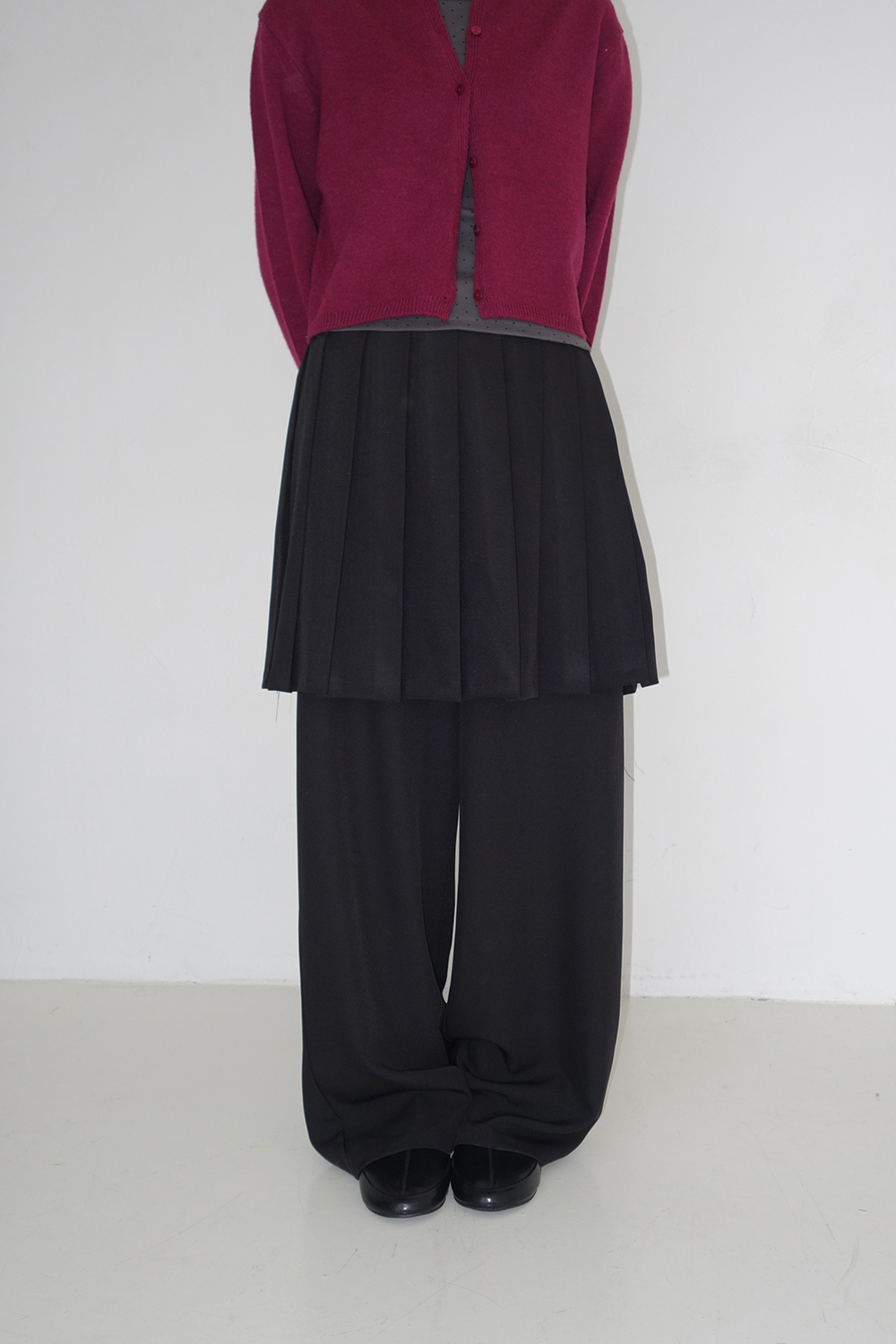 바지 모델 착용 이미지-S2L2