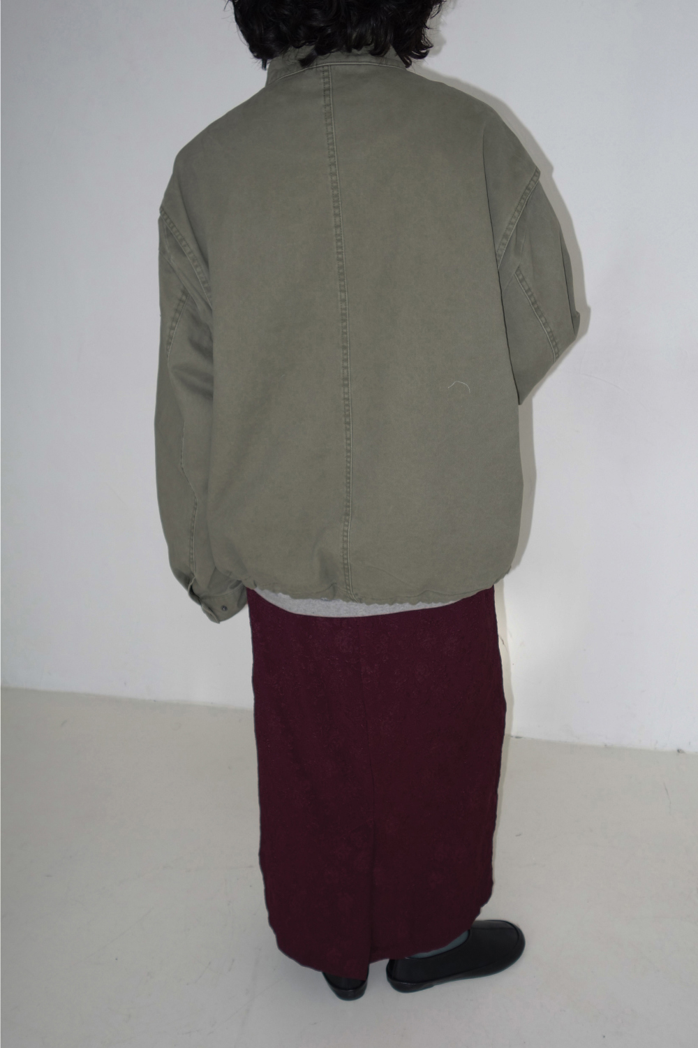 롱 스커트 모델 착용 이미지-S2L19