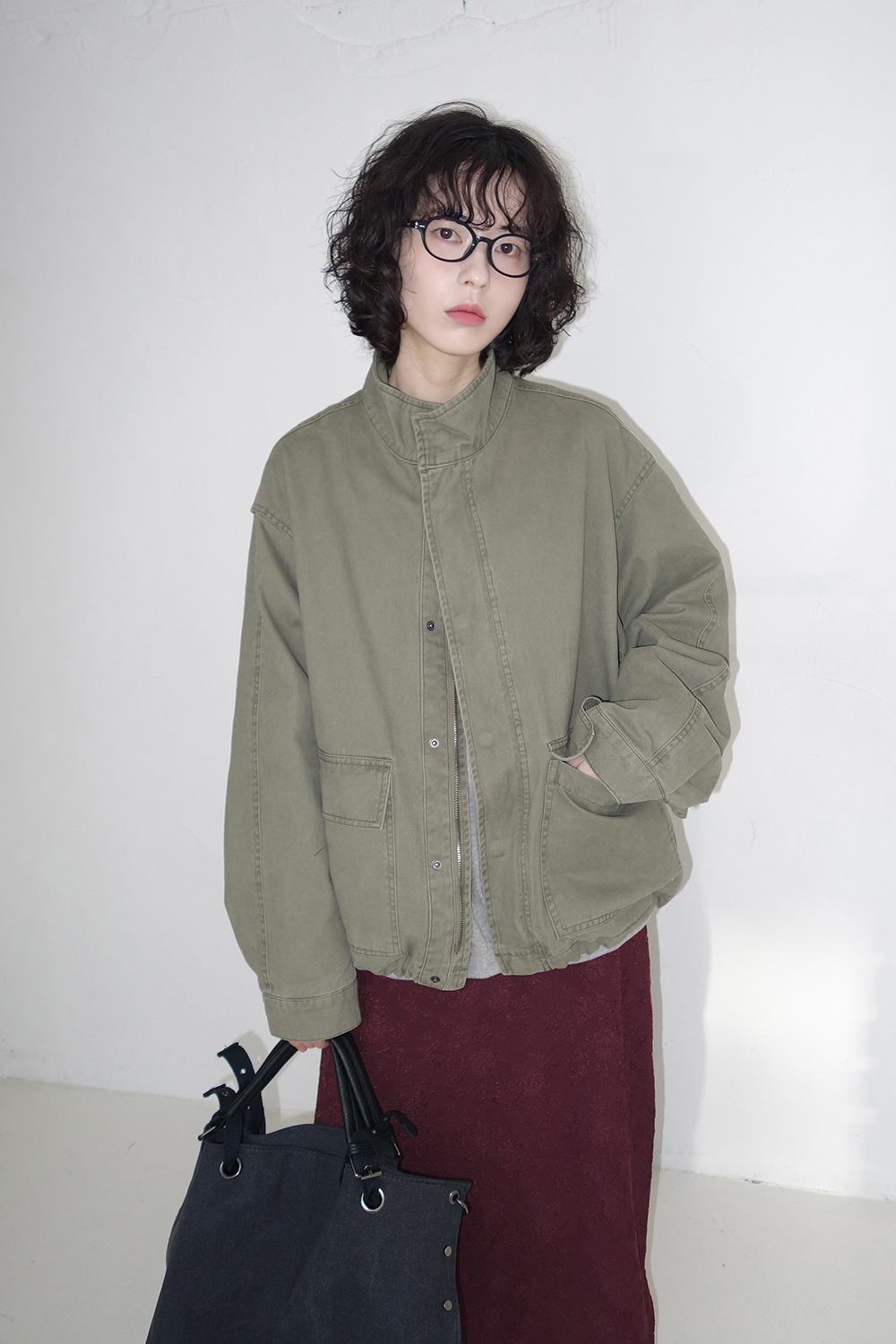 롱 스커트 모델 착용 이미지-S2L5