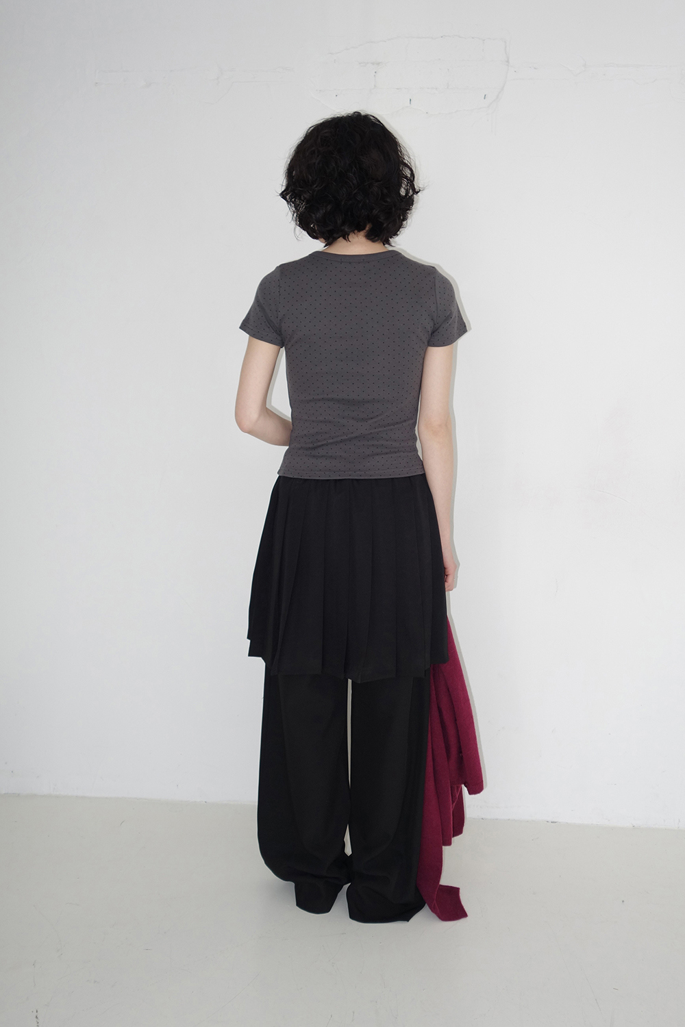 바지 모델 착용 이미지-S2L28