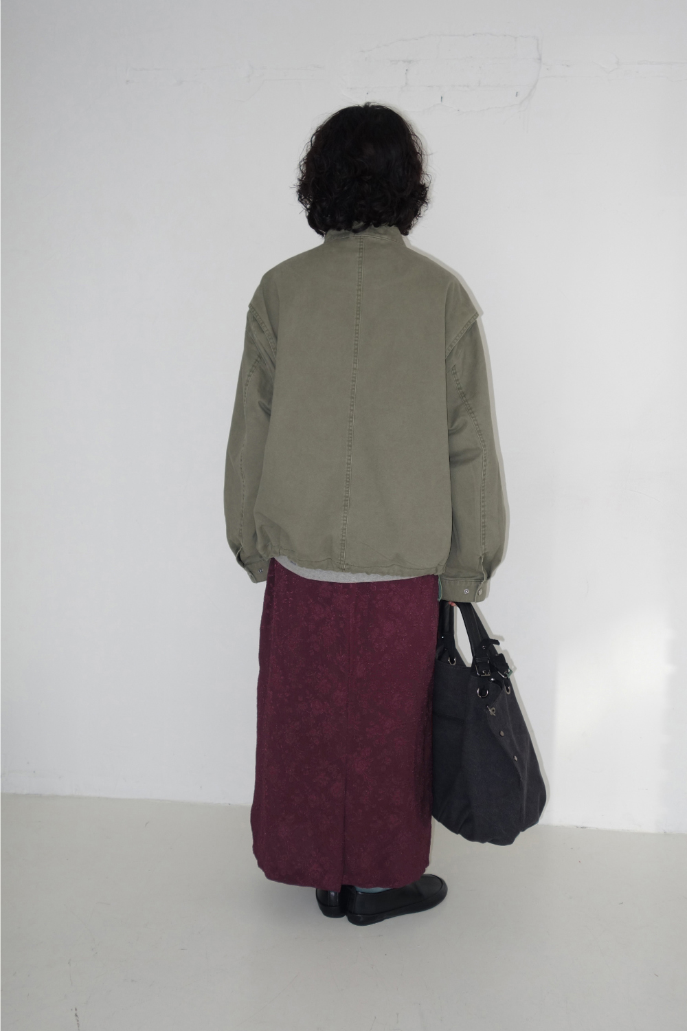 롱 스커트 모델 착용 이미지-S2L16