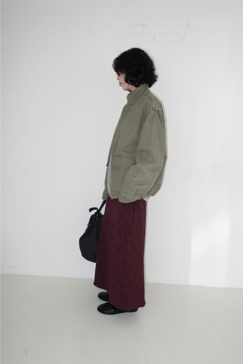 롱 스커트 모델 착용 이미지-S2L12