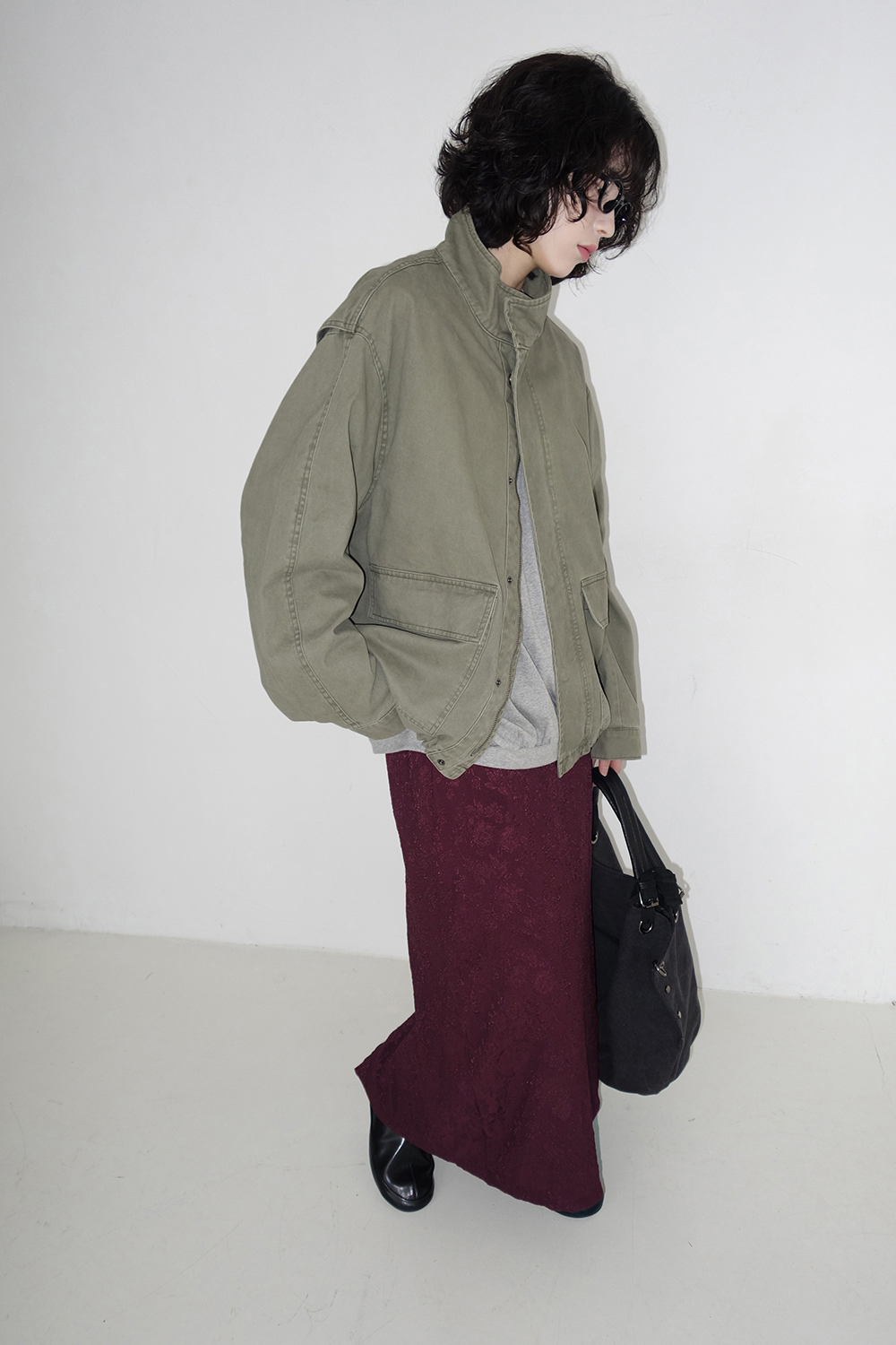 롱 스커트 모델 착용 이미지-S2L8