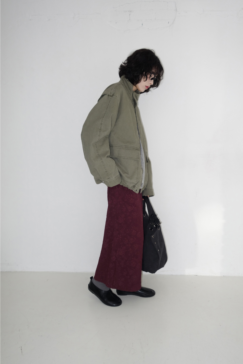 롱 스커트 모델 착용 이미지-S2L10