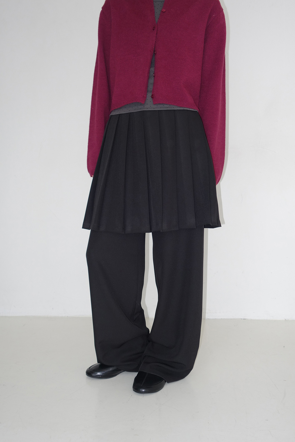 바지 모델 착용 이미지-S2L3