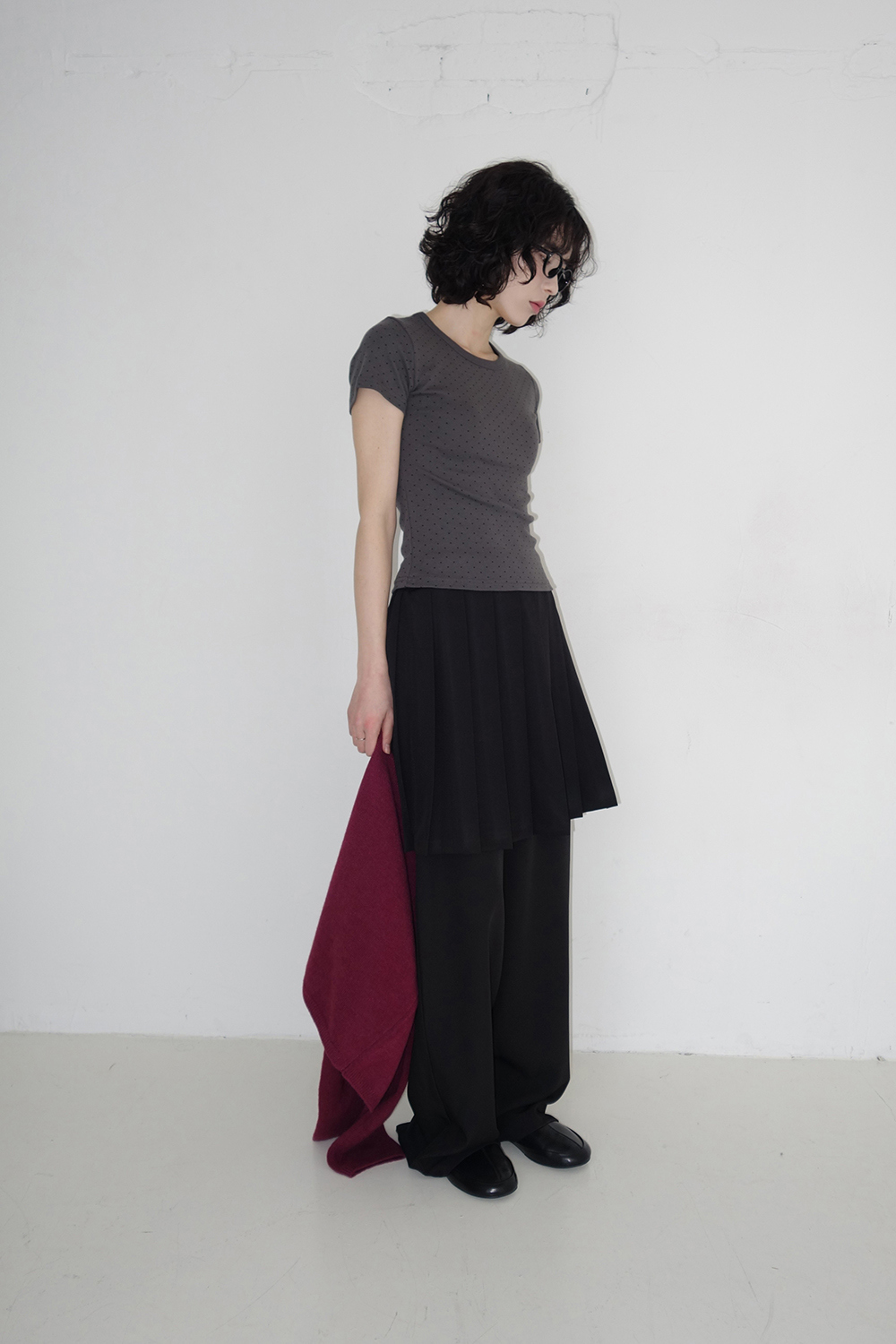 바지 모델 착용 이미지-S2L24